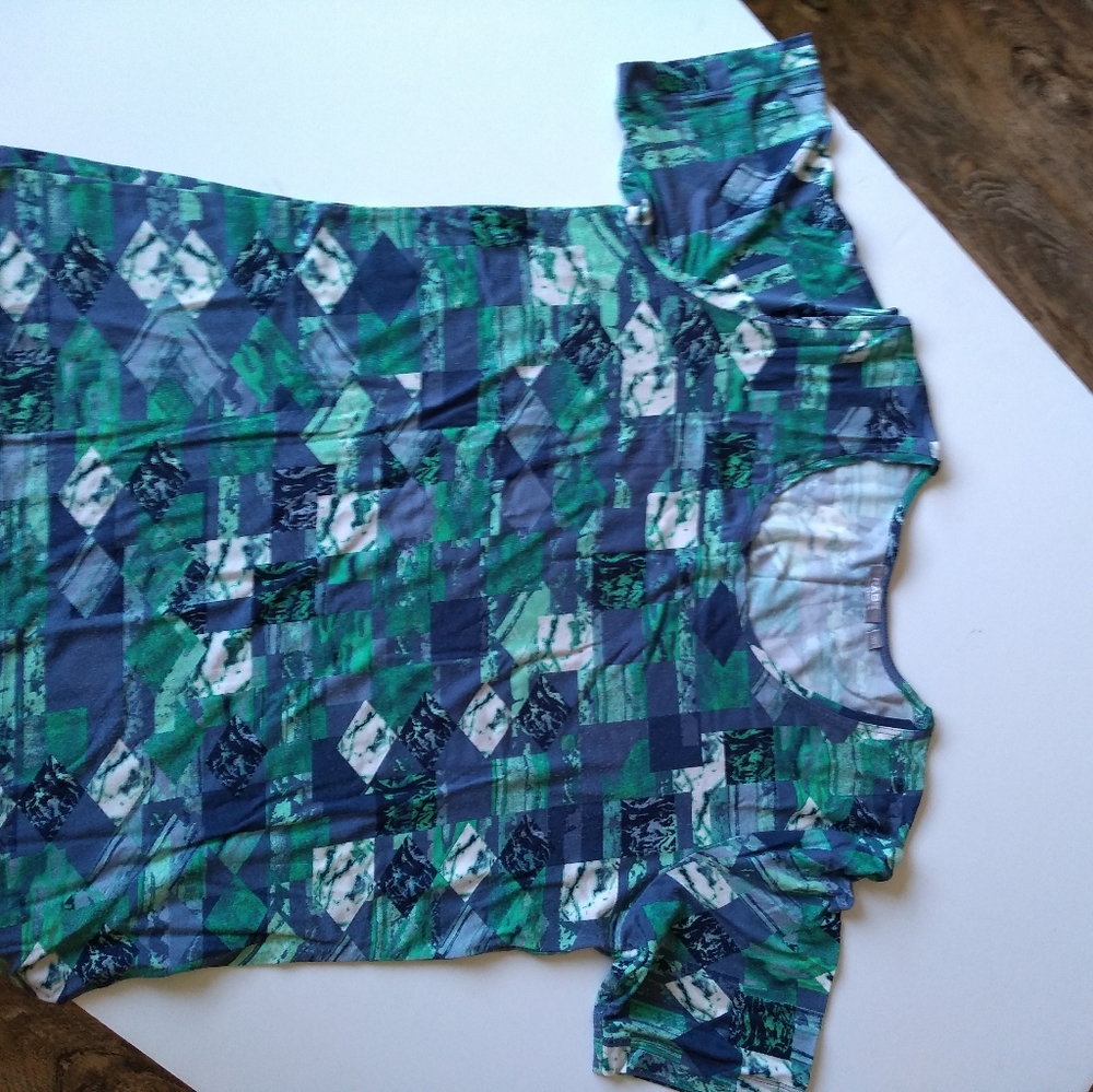Short sleeve shirt